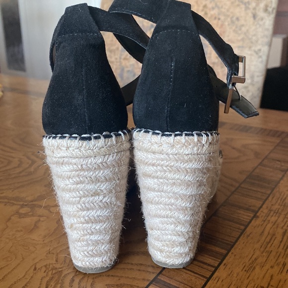 INC black suede wedge - Picture 2 of 3